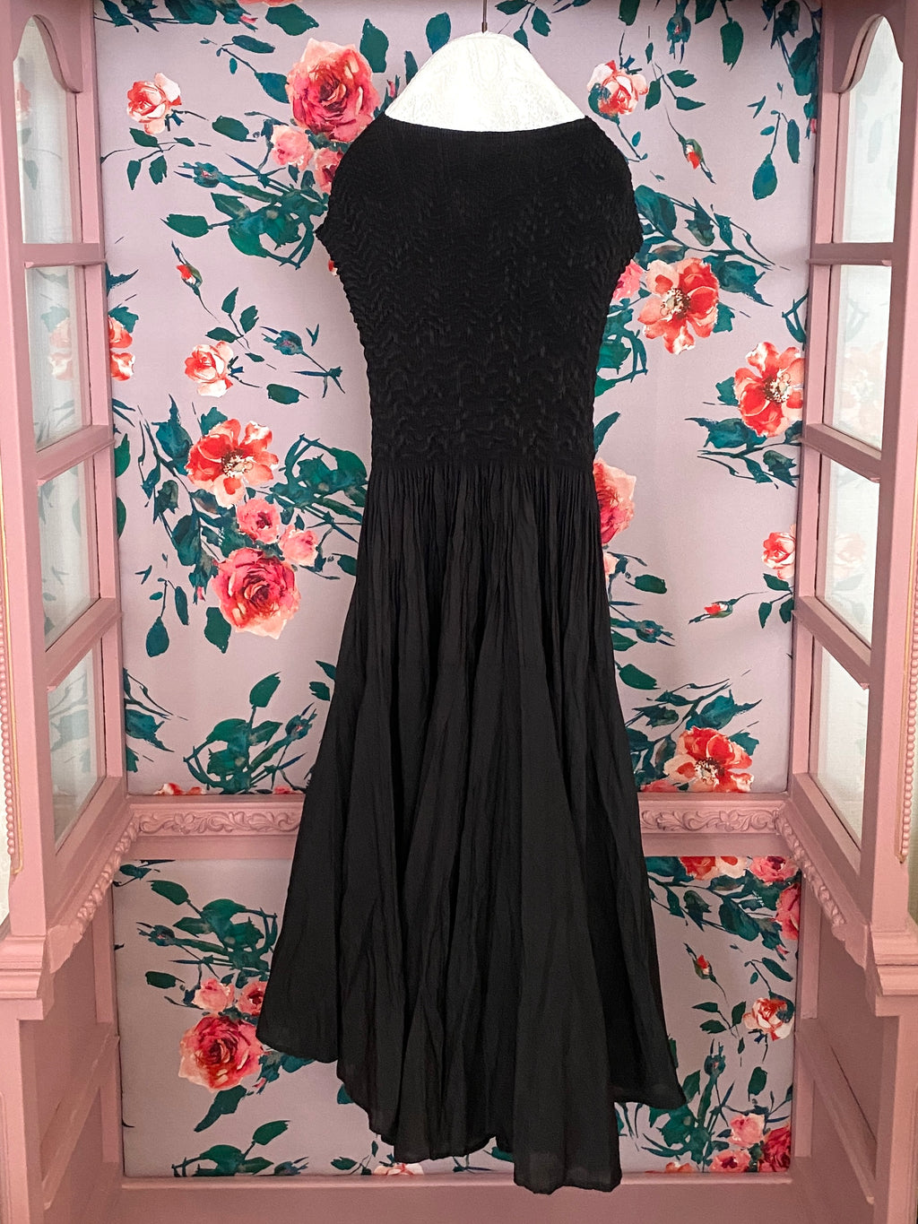 Pleated Dress

Black