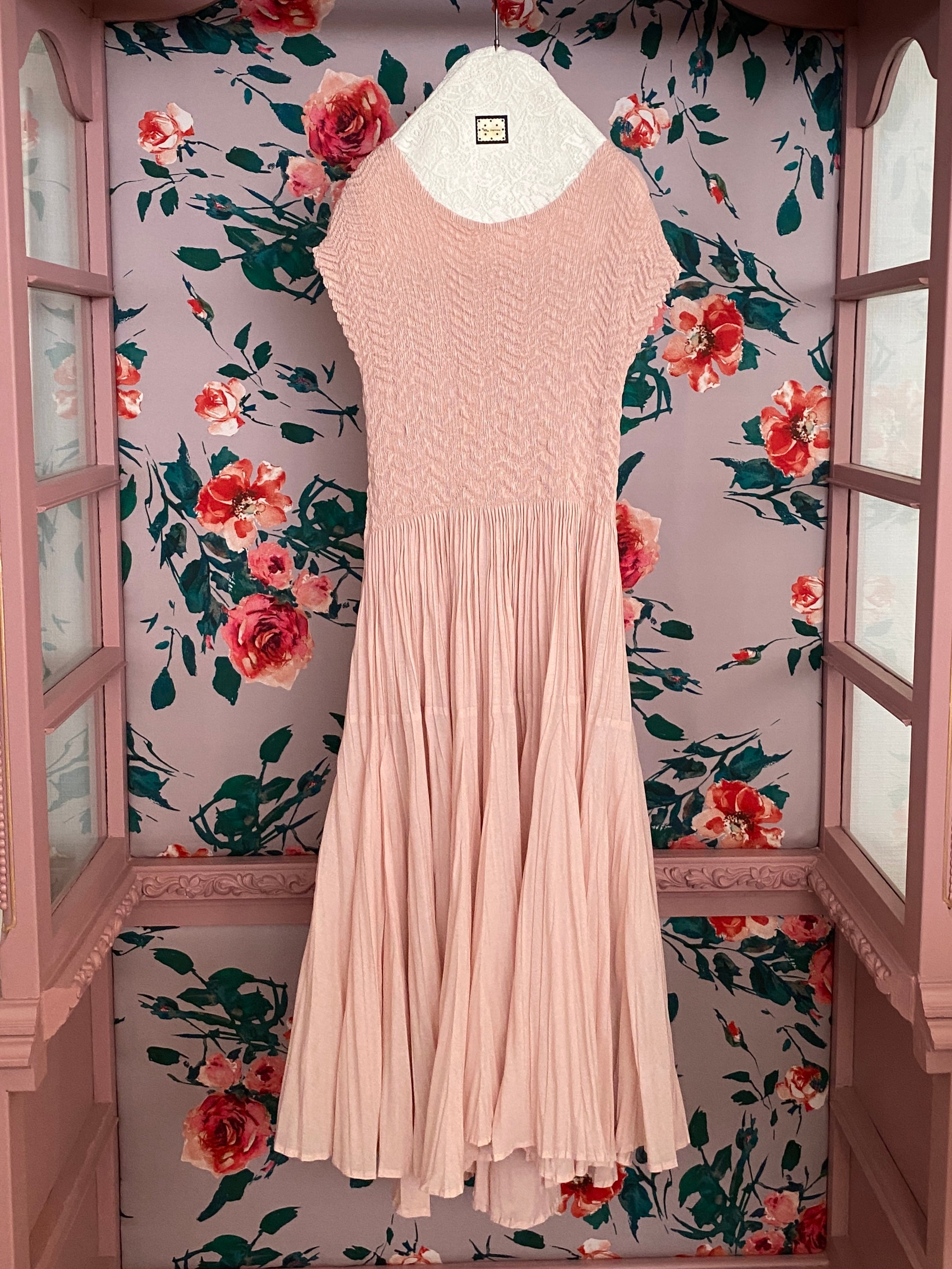 Pleated Dress

Blush Pink