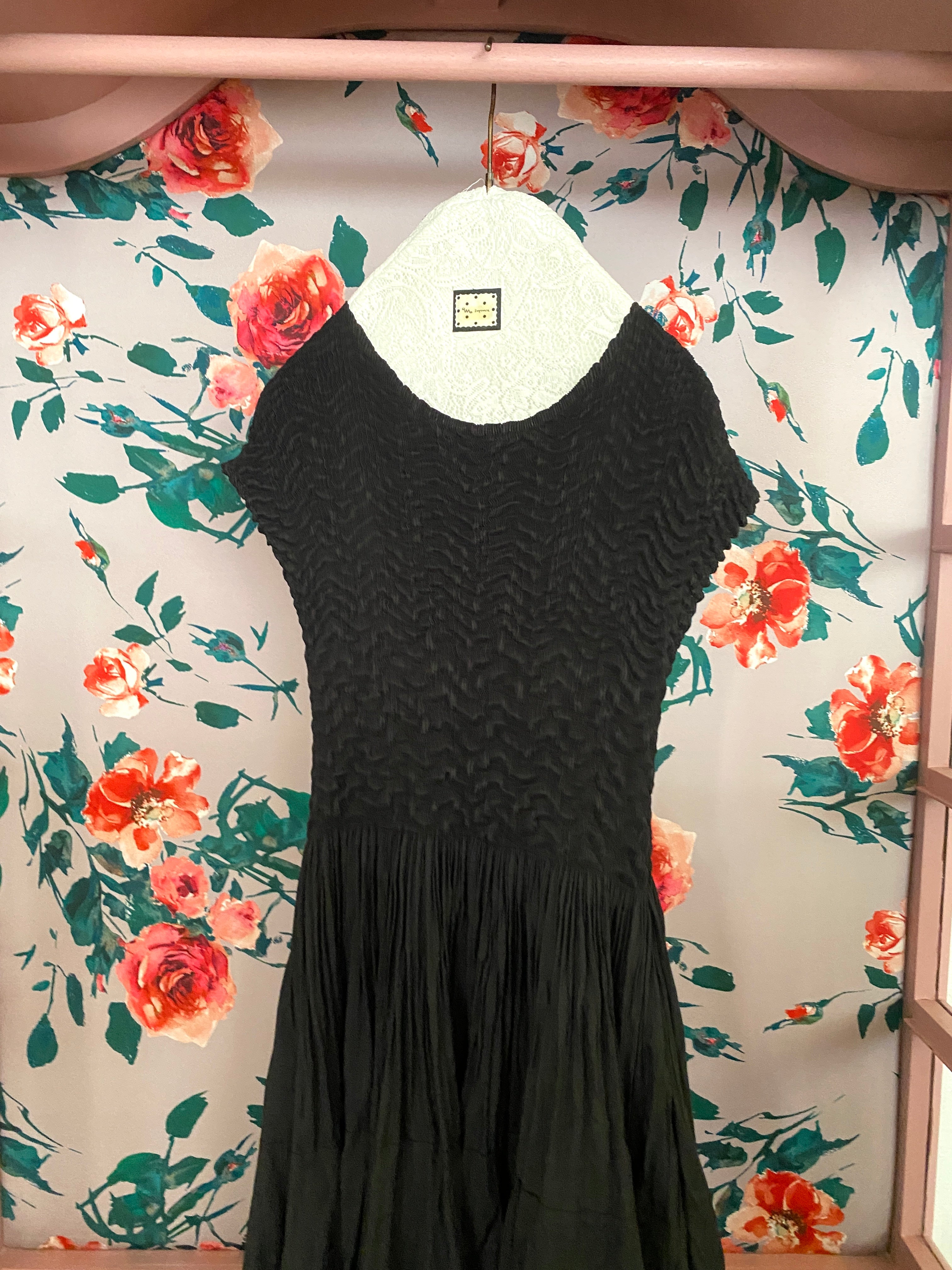 Pleated Dress

Black