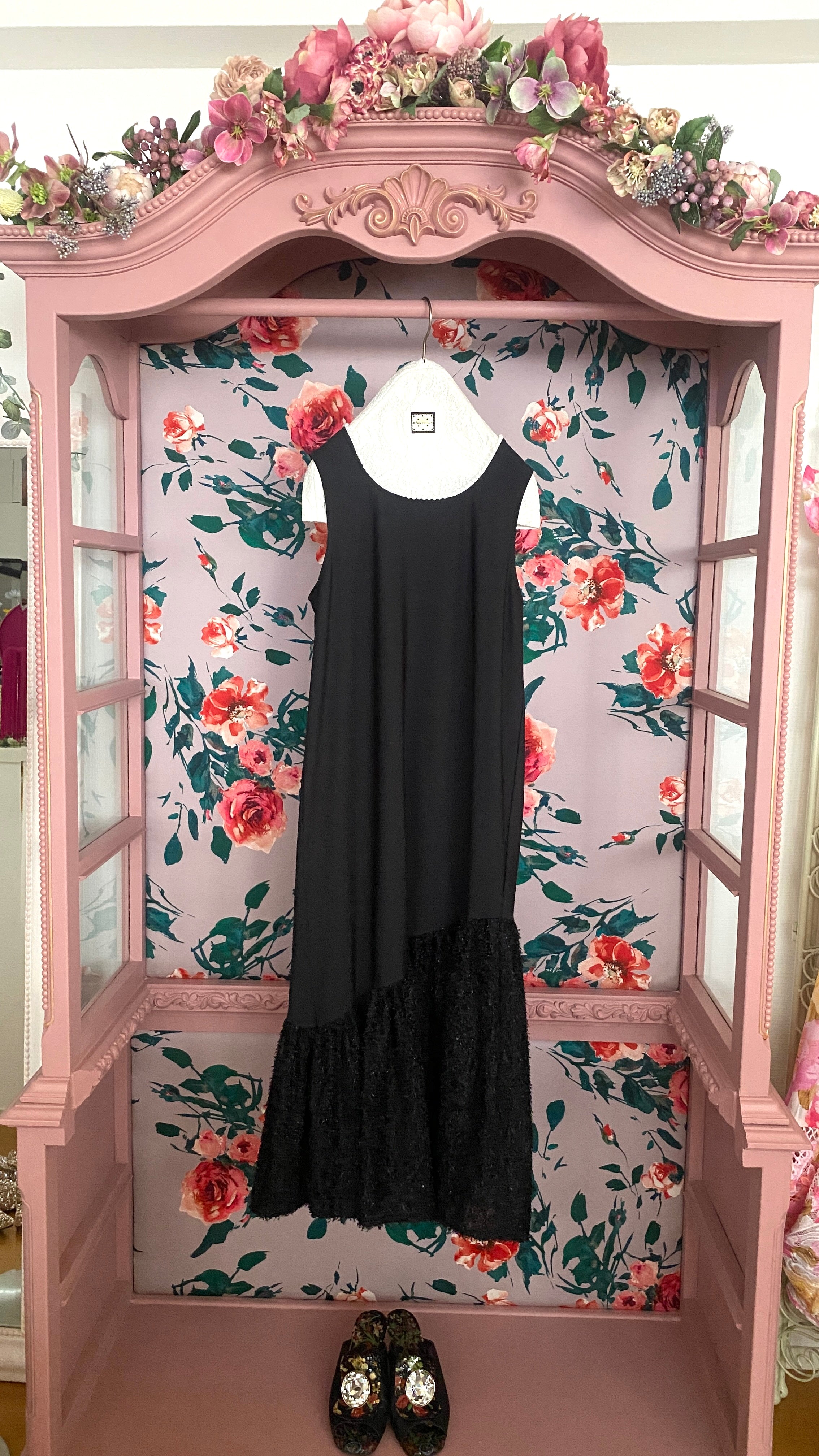 Fleur Noire Élégance Coordinate Set