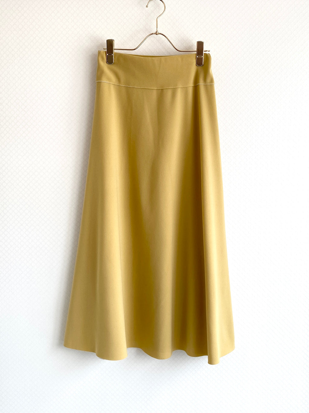 伸縮フレアスカート