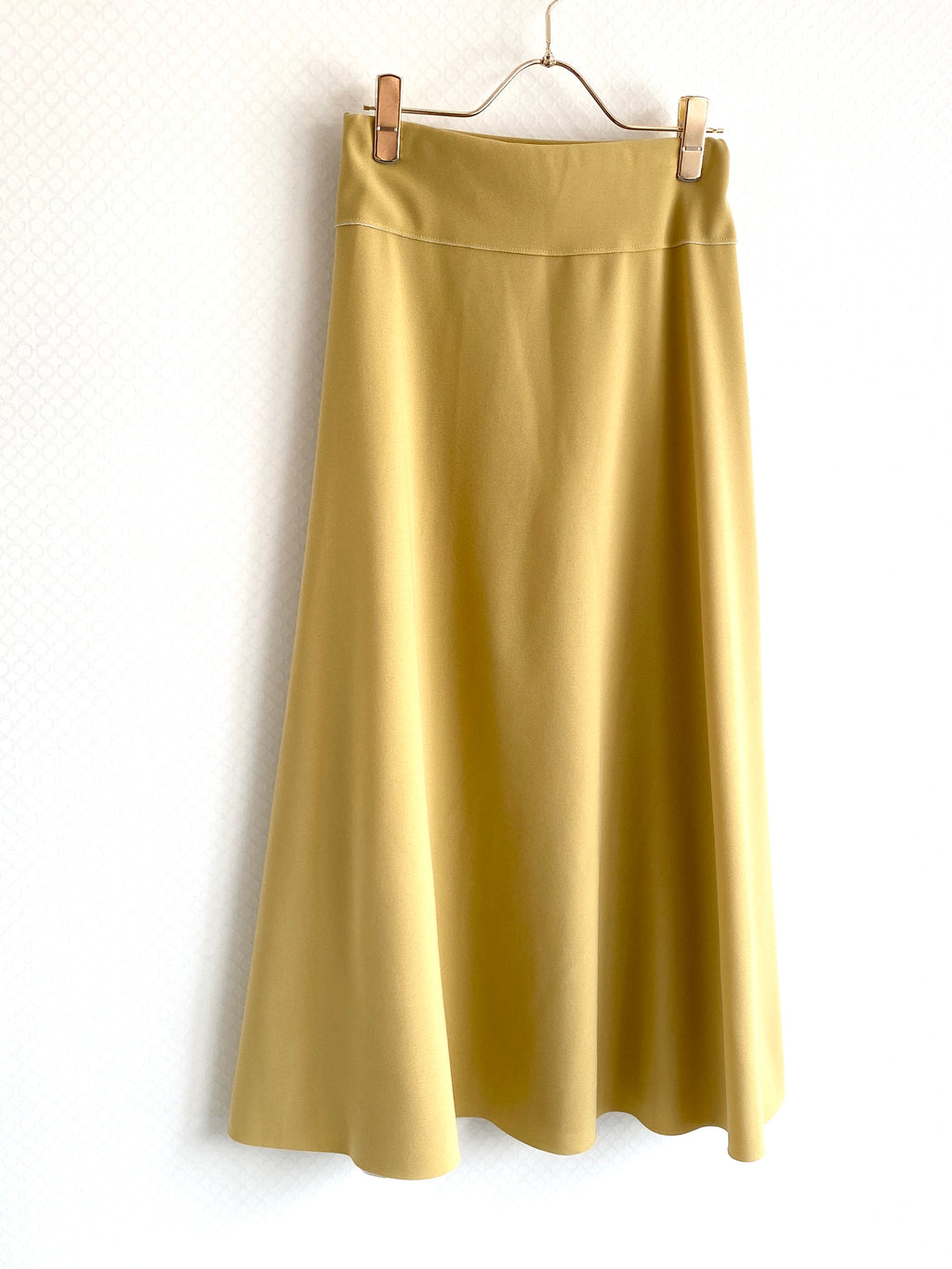 伸縮フレアスカート