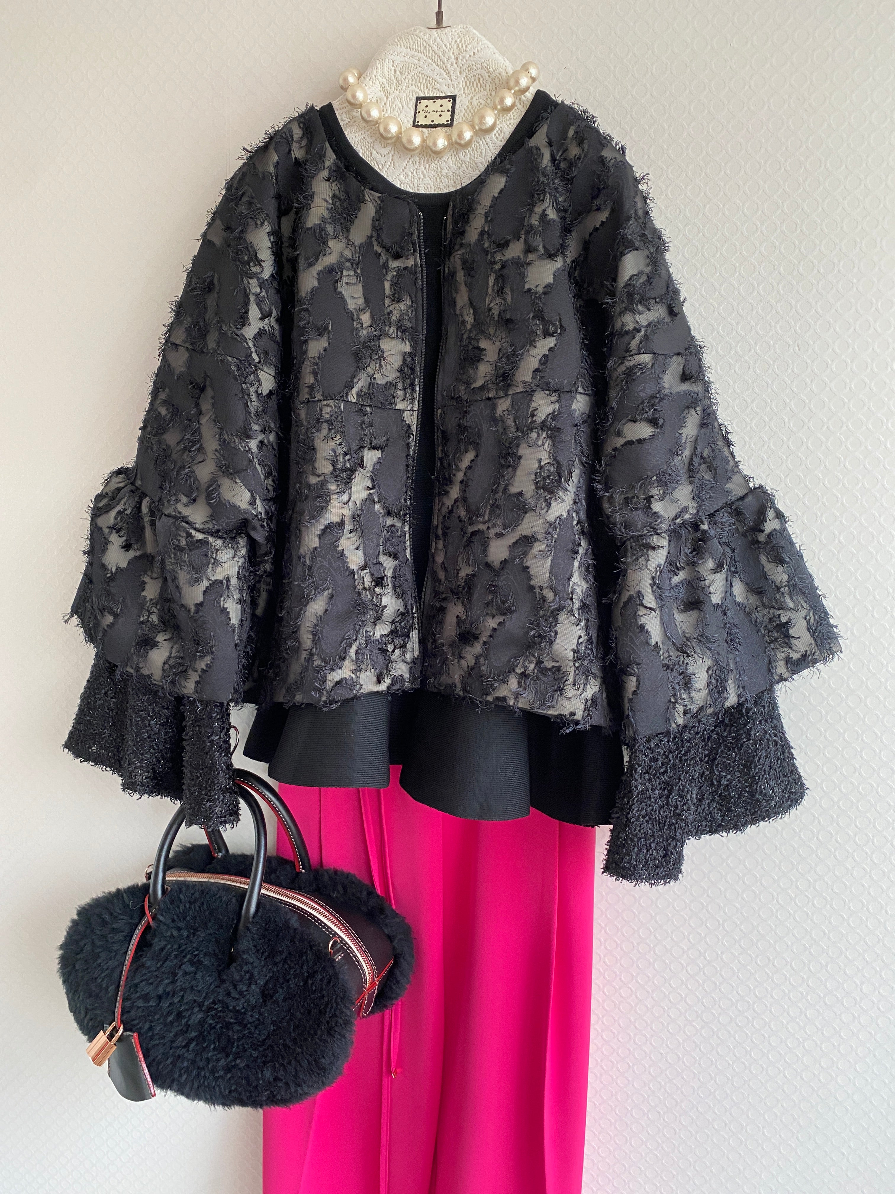 ボリュームスリーブニット