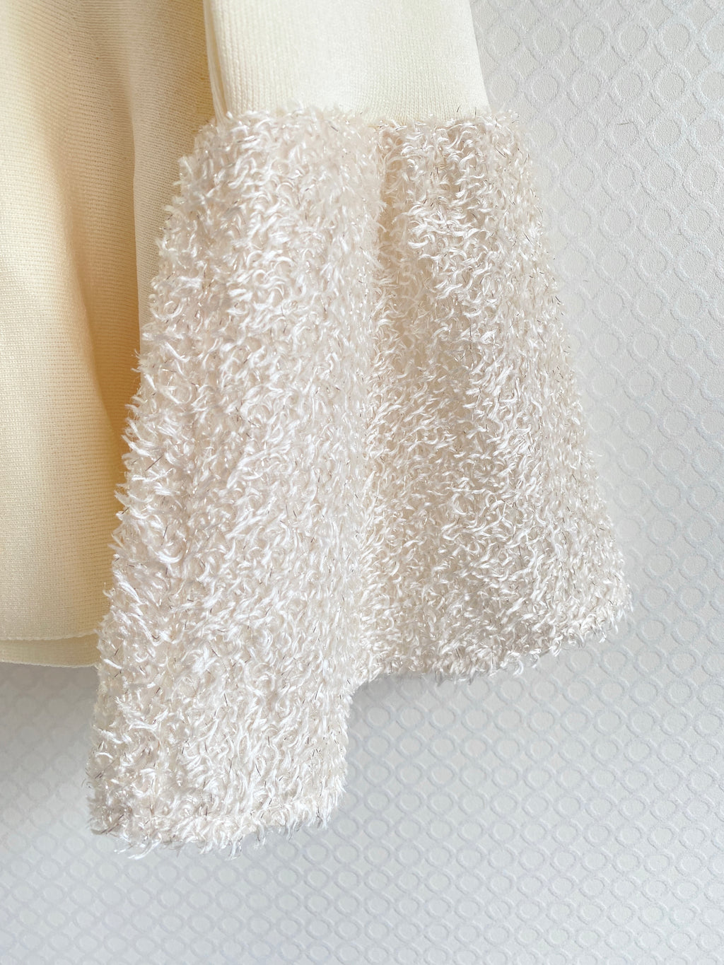 ボリュームスリーブニット