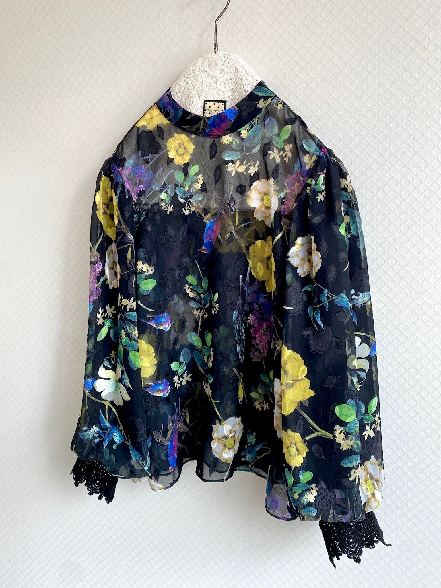 花柄ブラウス