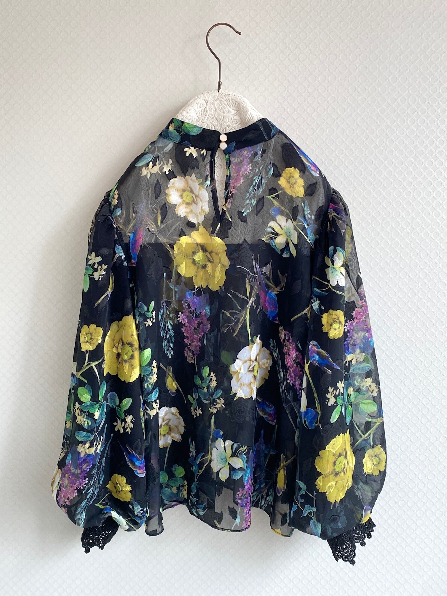 花柄ブラウス