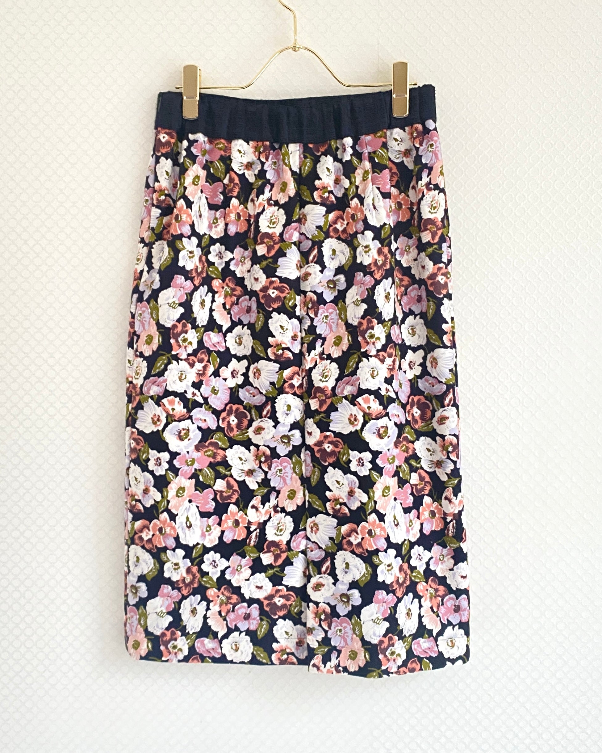 小花柄タイトスカート