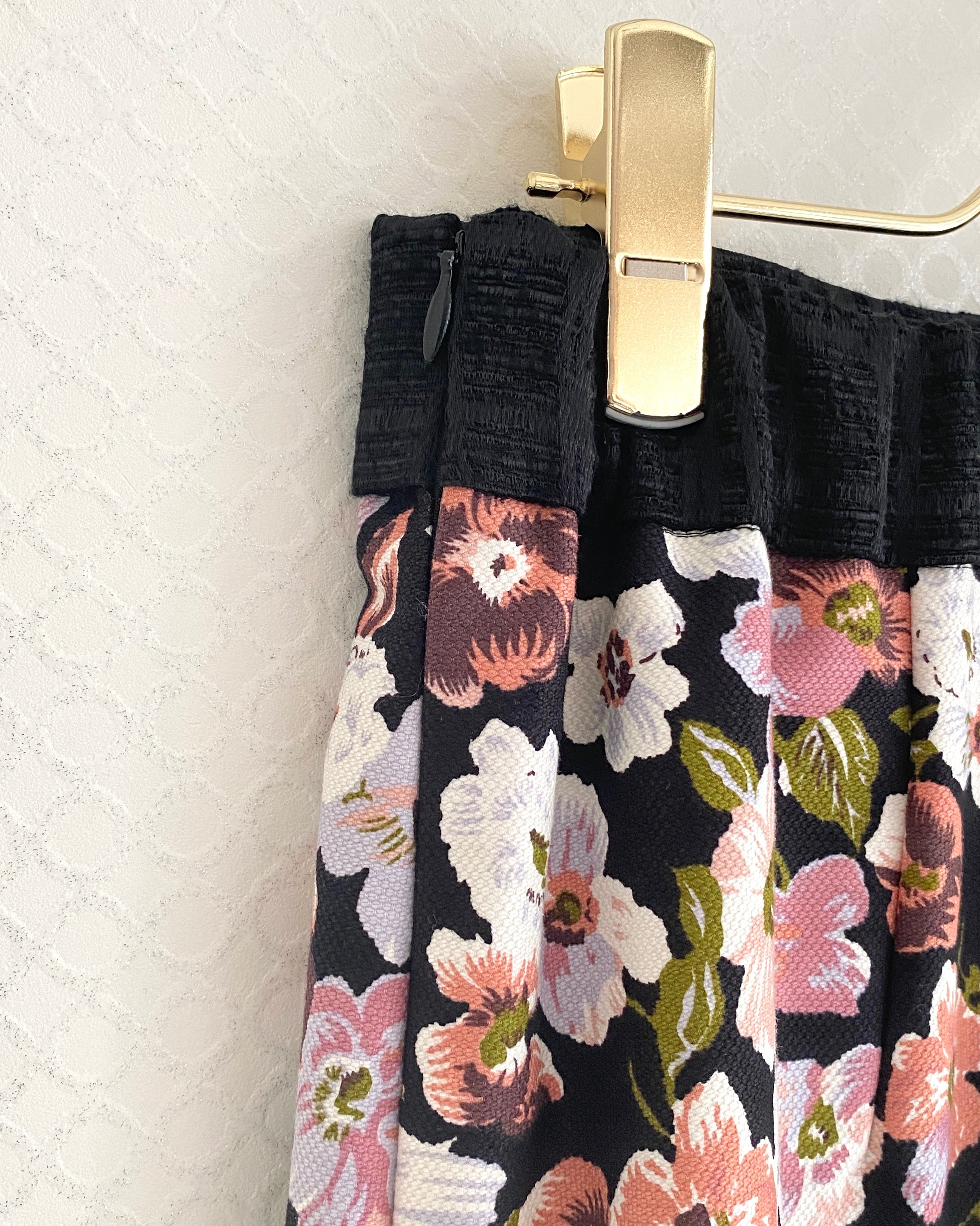 小花柄タイトスカート