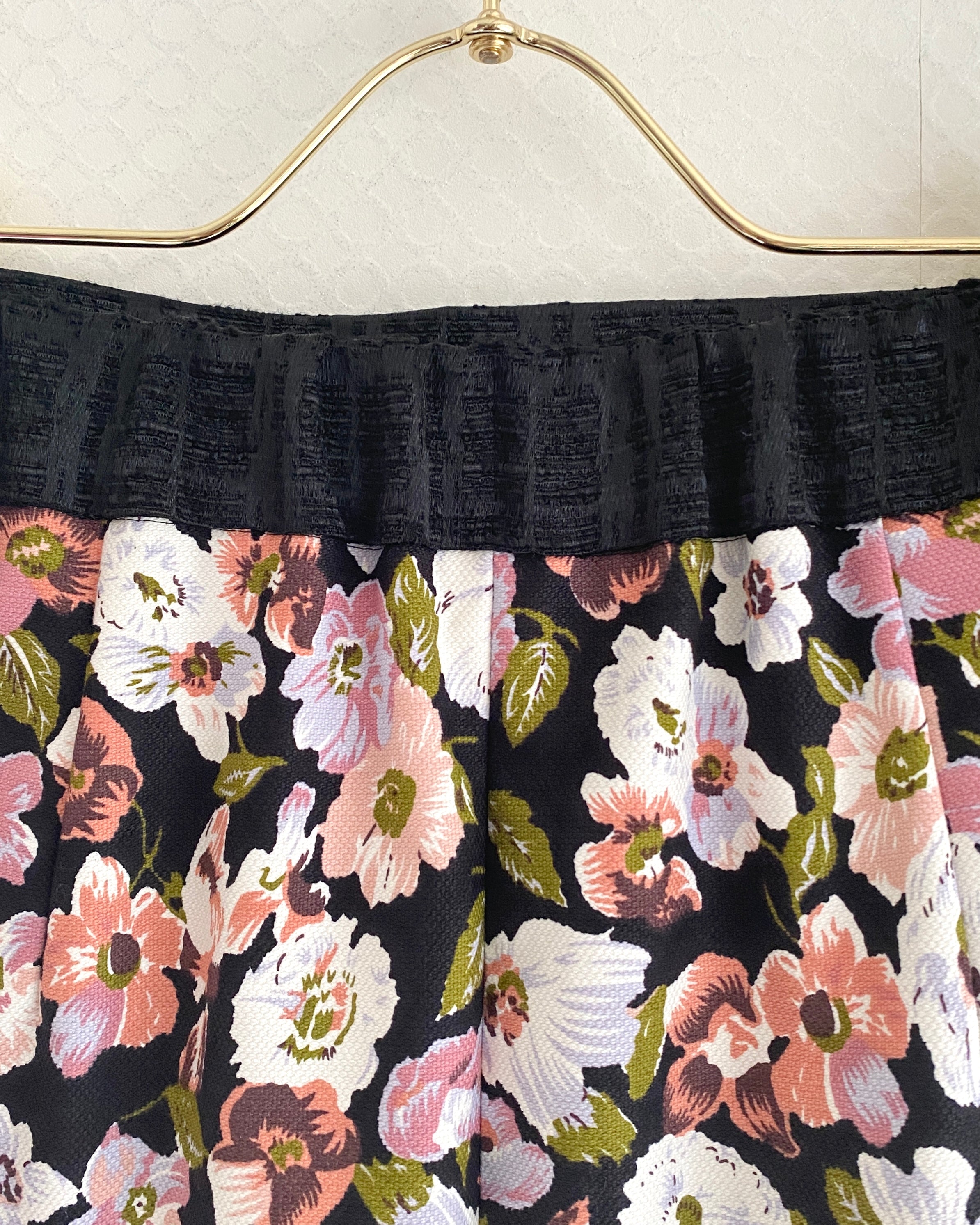 小花柄タイトスカート