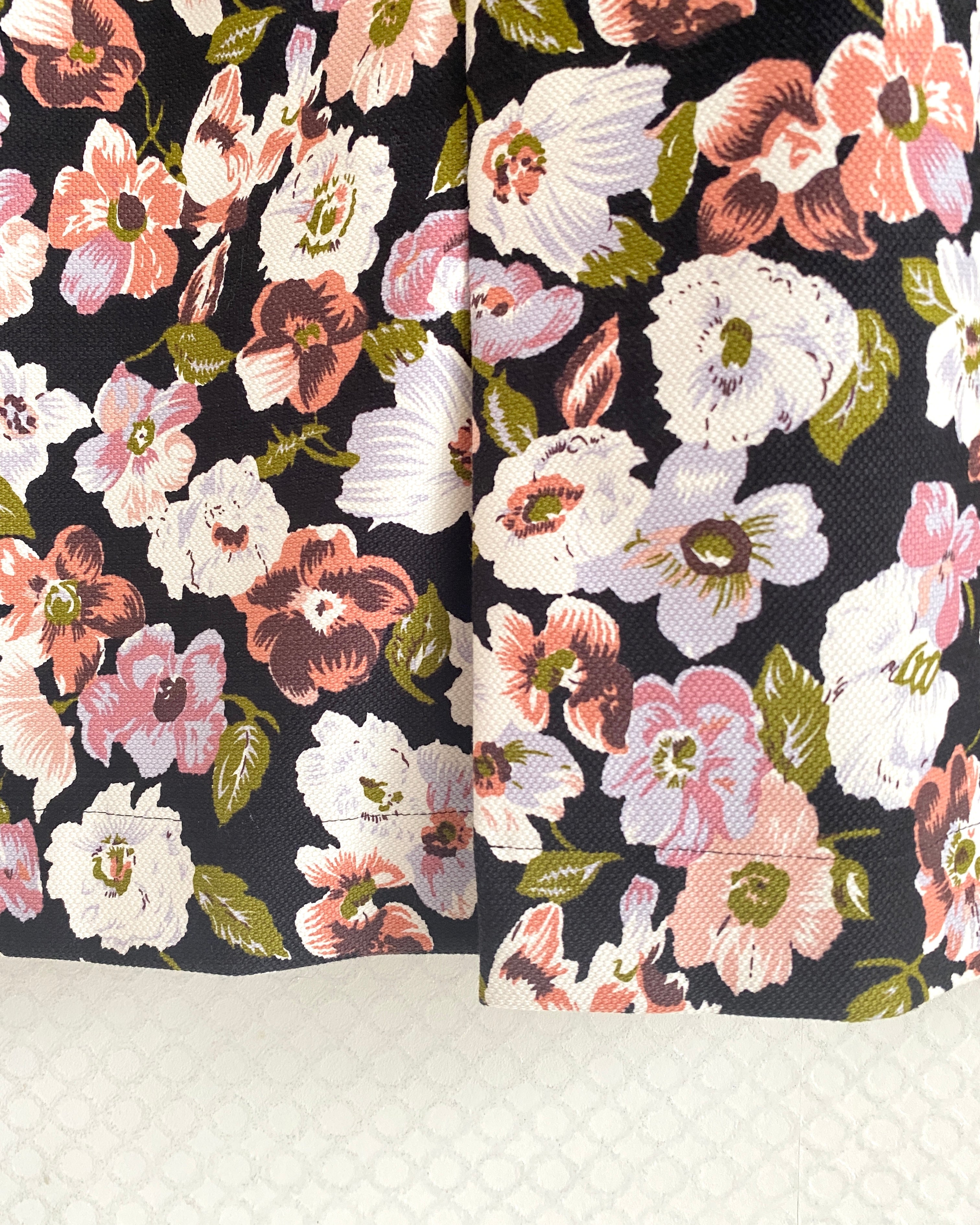 小花柄タイトスカート